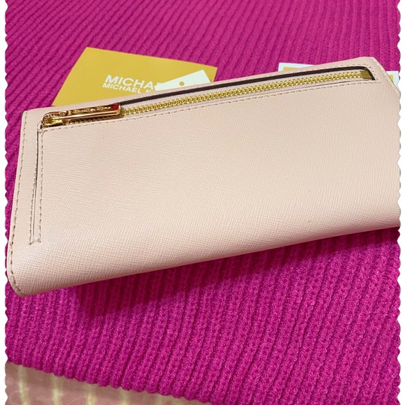 Michael Kors - Picture 4 of 4